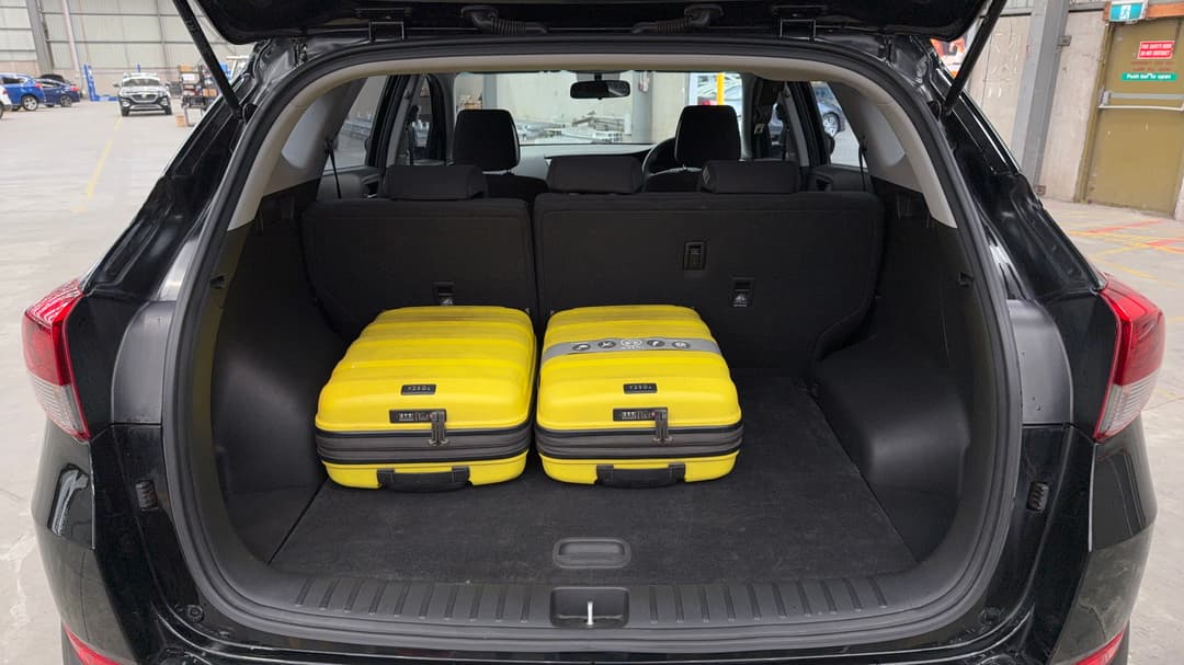 2017 Hyundai Tucson Active (FWD), Automatic, 70688 km, Boot Inside View with Luggage