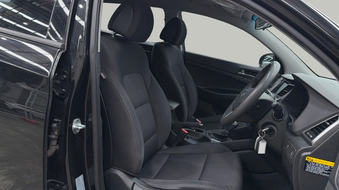 2017 Hyundai Tucson Active (FWD), Automatic, 70688 km, Right Side Front Door Cabin View