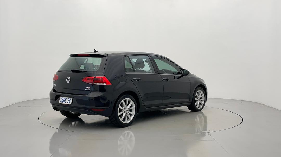 2016 Volkswagen Golf 110 Tsi Highline, Automatic, 131728 km, Right Back Diagonal (45- Degree) View