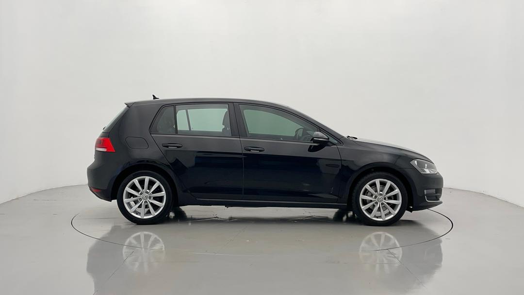 2016 Volkswagen Golf 110 Tsi Highline, Automatic, 131728 km, Right Side View
