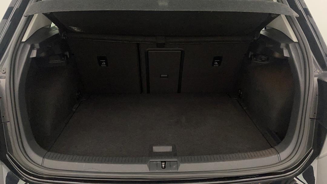 2016 Volkswagen Golf 110 Tsi Highline, Automatic, 131728 km, Boot Inside View