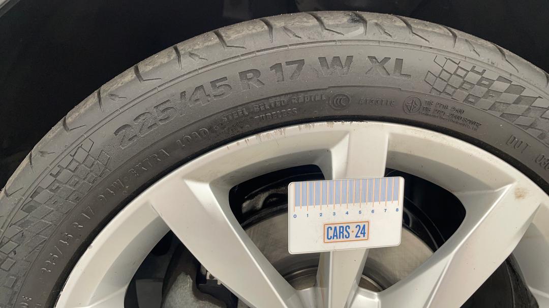 2016 Volkswagen Golf 110 Tsi Highline, Automatic, 131728 km, Wheels Rim Front LHS Gutter Rash