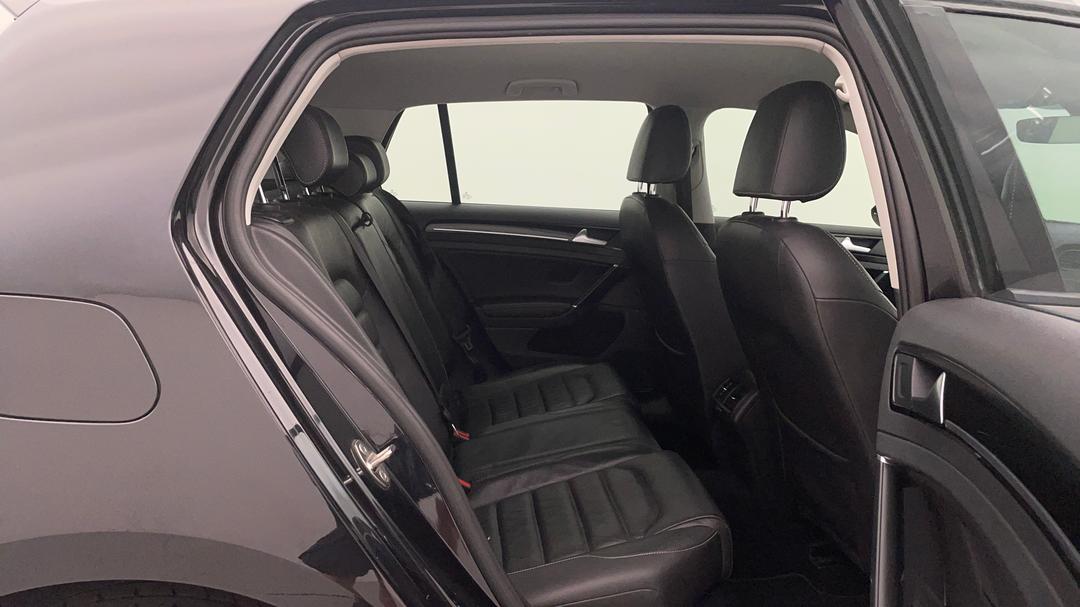 2016 Volkswagen Golf 110 Tsi Highline, Automatic, 131728 km, Right Side Rear Door Cabin View