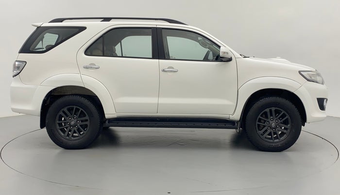 2016 Toyota Fortuner 3.0 AT 4X2, Diesel, Automatic, 1,97,528 km, Right Side