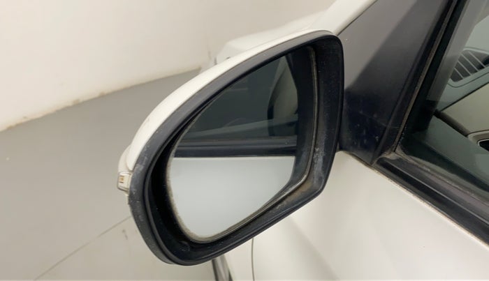 2014 Hyundai Elite i20 ASTA 1.4 CRDI, Diesel, Manual, 1,07,042 km, Left rear-view mirror - Mirror motor not working