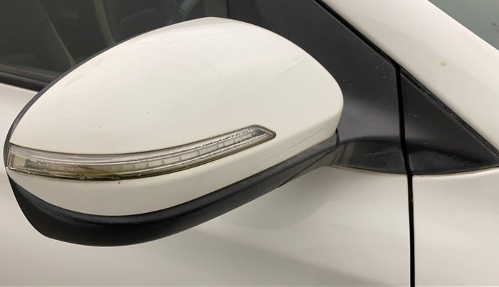2014 Hyundai Elite i20 ASTA 1.4 CRDI, Diesel, Manual, 1,07,042 km, Right rear-view mirror - Folding motor not working
