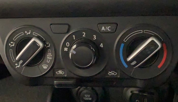 2019 Maruti Swift VXI AMT, Petrol, Automatic, 35,307 km, Dashboard - Air Re-circulation knob is not working