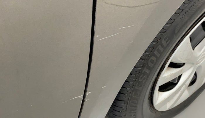 2019 Maruti Swift VXI AMT, Petrol, Automatic, 35,307 km, Right fender - Minor scratches