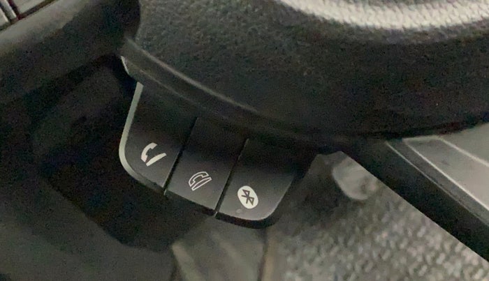 2019 Maruti Swift VXI AMT, Petrol, Automatic, 35,307 km, Steering wheel - Phone control not functional