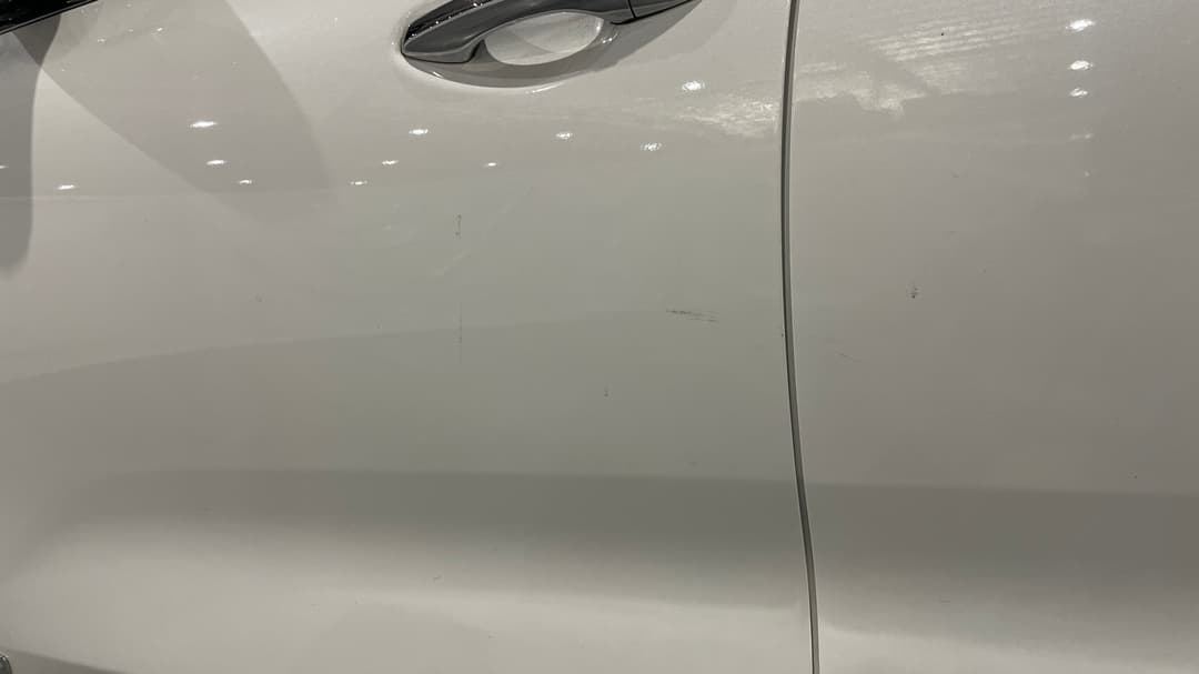 2016 Kia Sorento Platinum (4x4), Automatic, 149649 km, Doors Front LHS Scratch