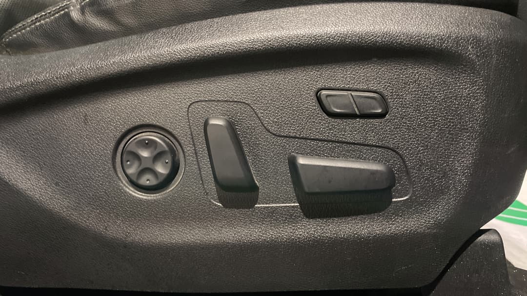 2016 Kia Sorento Platinum (4x4), Automatic, 149649 km, Drivers Side Adjustment Panel