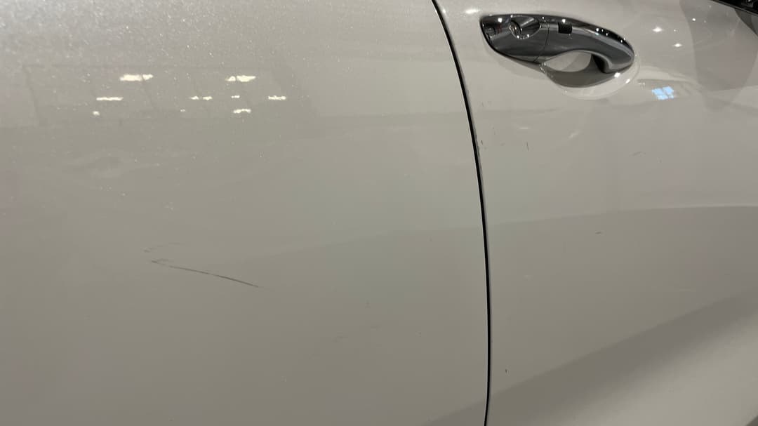 2016 Kia Sorento Platinum (4x4), Automatic, 149649 km, Doors Front RHS Scratch