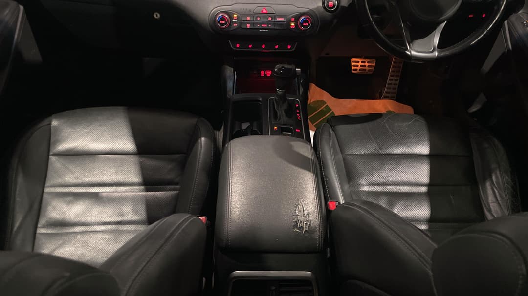 2016 Kia Sorento Platinum (4x4), Automatic, 149649 km, Center Console