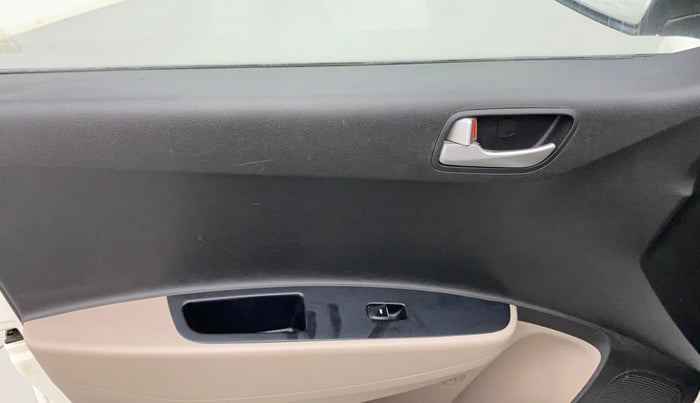 2014 Hyundai Grand i10 SPORTZ 1.2 KAPPA VTVT, Petrol, Manual, 81,425 km, Left front window switch / handle - Window making noise/ moving slow