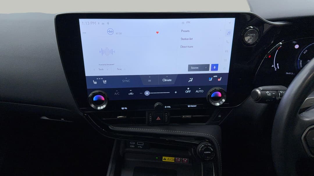 2022 Lexus Nx350h Sports Luxury + Ep1 Hybrid AWD, Automatic, 36413 km, Center Console