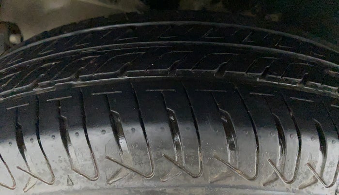 2012 Maruti Swift VDI, Diesel, Manual, 84,460 km, Right Rear Tyre Tread