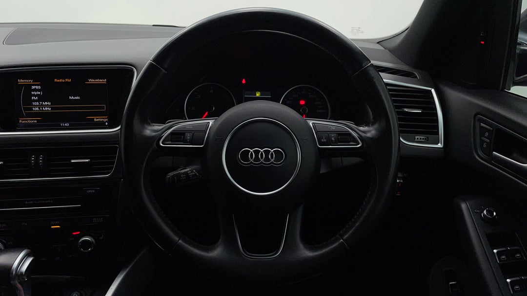 2016 Audi Q5 2.0 Tdi Quattro, Automatic, 96434 km, Steering Wheel Close-up