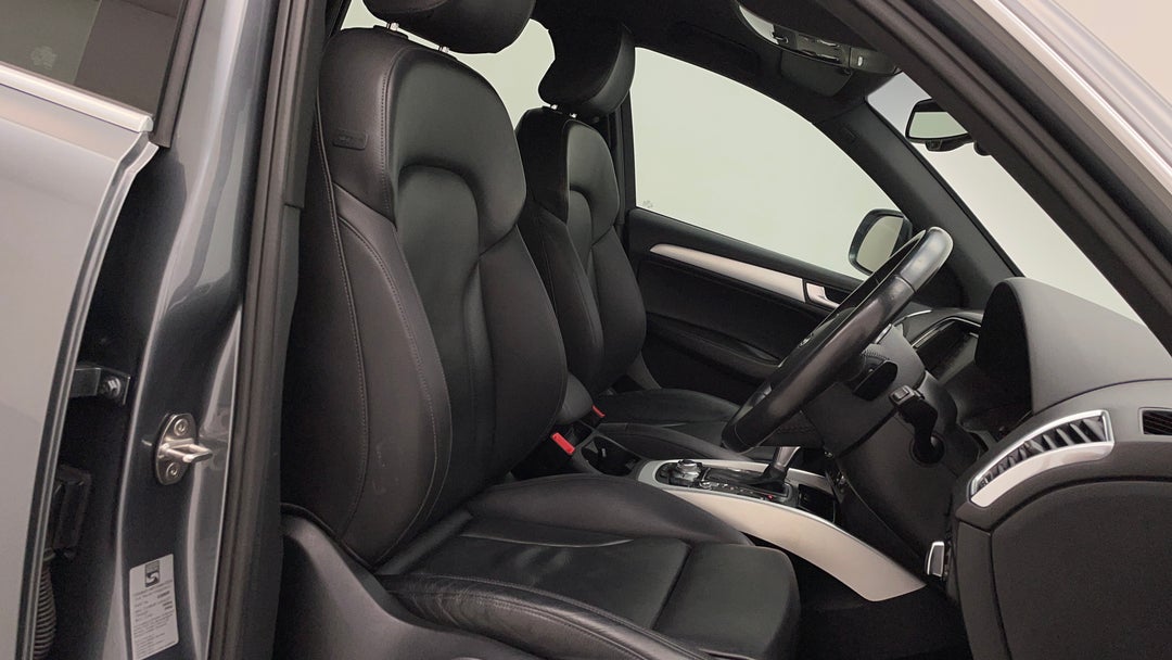 2016 Audi Q5 2.0 Tdi Quattro, Automatic, 96434 km, Right Side Front Door Cabin View