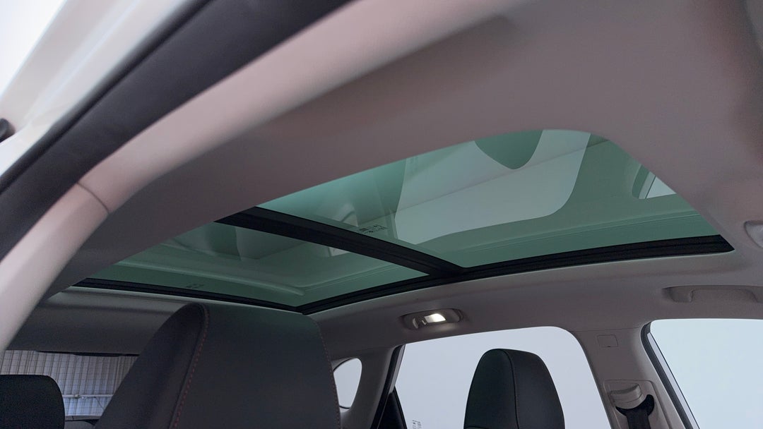 Interior Sunroof/Moonroof