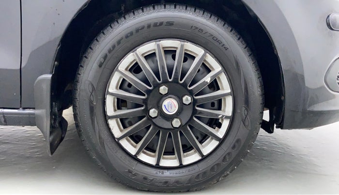 2011 Volkswagen Vento TRENDLINE PETROL, Petrol, Manual, 85,598 km, Right Front Wheel