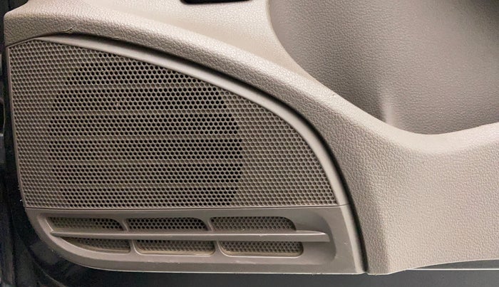 2011 Volkswagen Vento TRENDLINE PETROL, Petrol, Manual, 85,598 km, Speaker