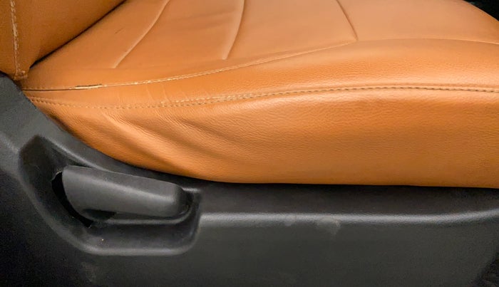 2017 Maruti Wagon R 1.0 VXI, Petrol, Manual, 37,340 km, Driver Side Adjustment Panel