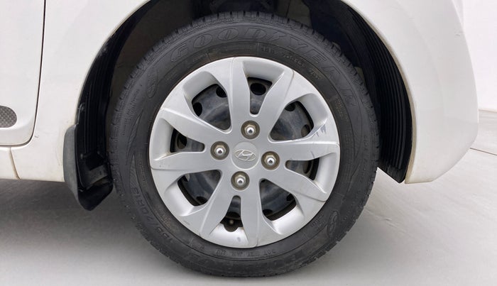 2017 Hyundai Eon MAGNA PLUS, Petrol, Manual, 16,081 km, Right Front Wheel