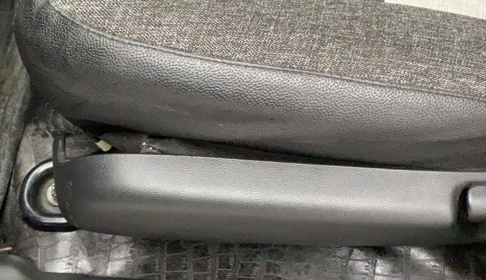 2018 Honda WR-V 1.2L I-VTEC VX MT, Petrol, Manual, 18,068 km, Front left seat (passenger seat) - Seat side trim has minor damage
