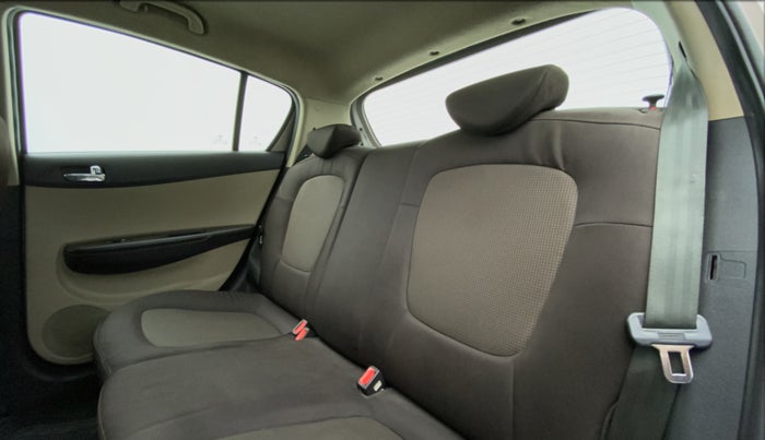 2014 Hyundai i20 SPORTZ 1.2 VTVT, Petrol, Manual, 32,896 km, Right Side Rear Door Cabin