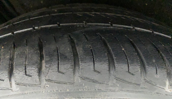 2018 Maruti Vitara Brezza VDI OPT, Diesel, Manual, 34,238 km, Right Rear Tyre Tread