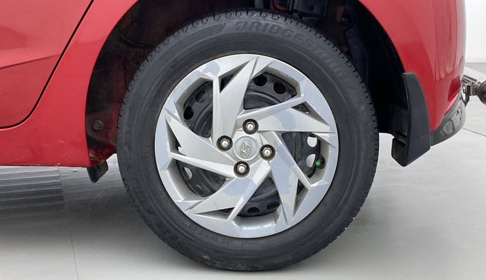 2020 Hyundai NEW I20 MAGNA 1.5 MT, Diesel, Manual, 54,062 km, Left Rear Wheel