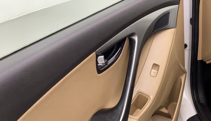 2014 Hyundai New Elantra 1.8 SX MT VTVT, Petrol, Manual, 21,460 km, Left front window switch / handle - Switch/handle not functional
