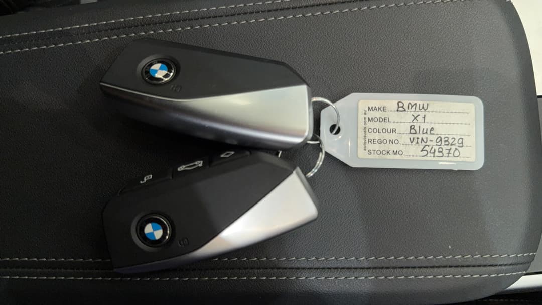 2023 BMW X1 sDrive18i, Automatic, 22618 km, Key Close-up