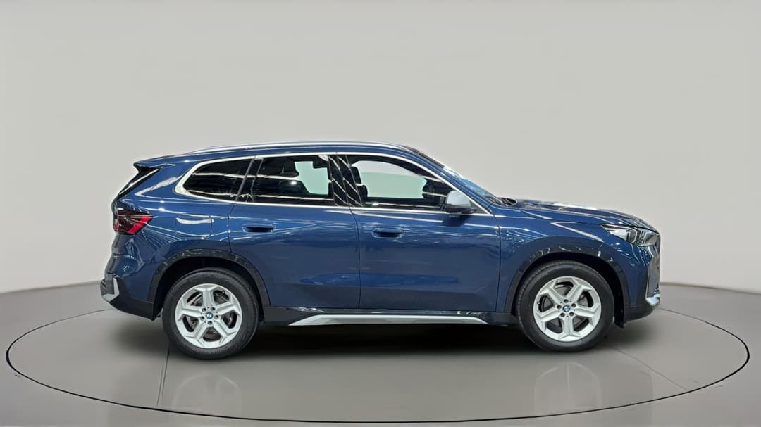 2023 BMW X1 sDrive18i, Automatic, 22618 km, Right Side View