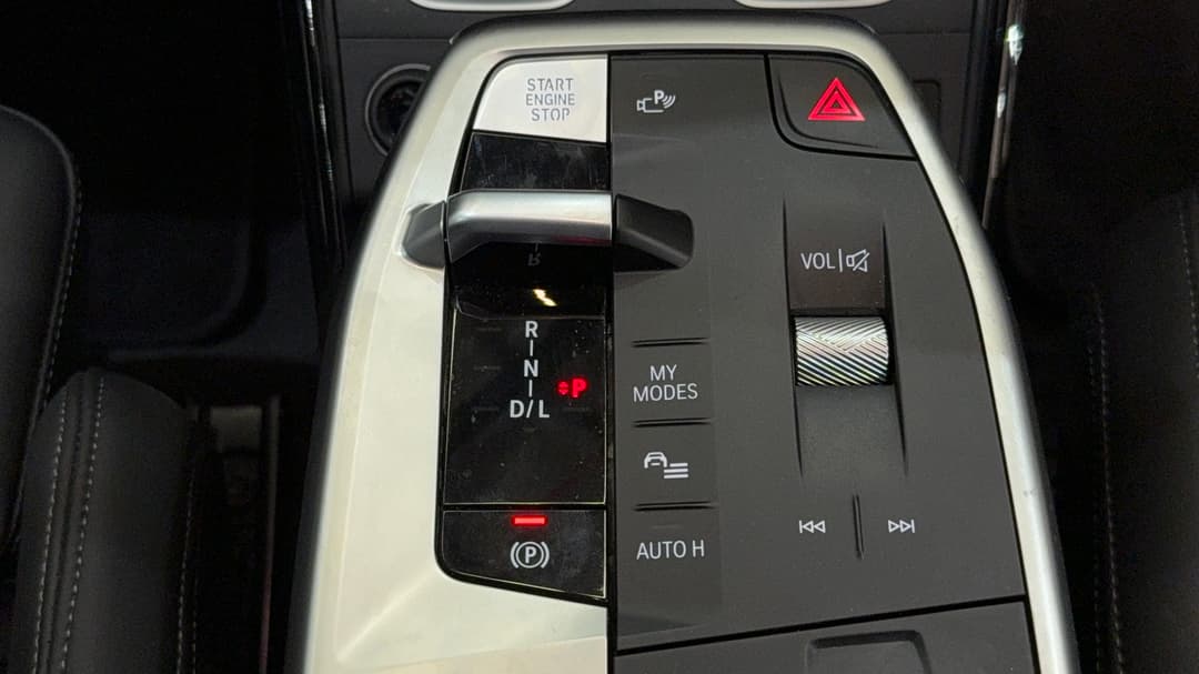 2023 BMW X1 sDrive18i, Automatic, 22618 km, Gear Lever 