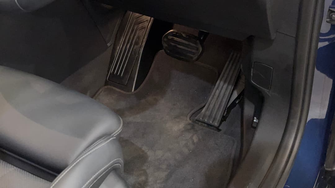 2023 BMW X1 sDrive18i, Automatic, 22618 km, Pedals and Footmat