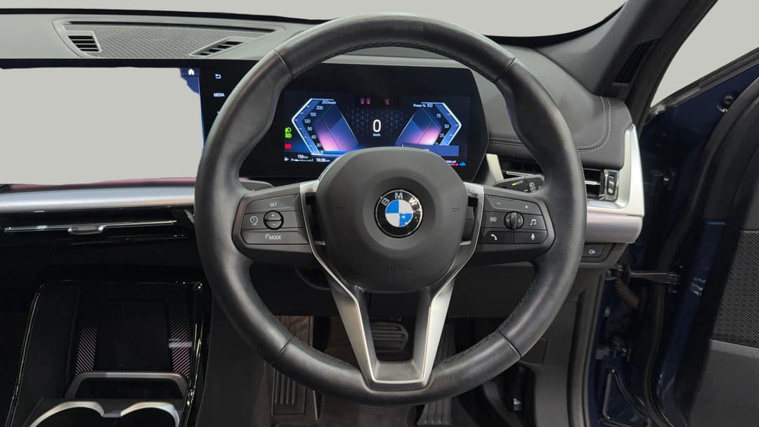 2023 BMW X1 sDrive18i, Automatic, 22618 km, Steering Wheel Close-up