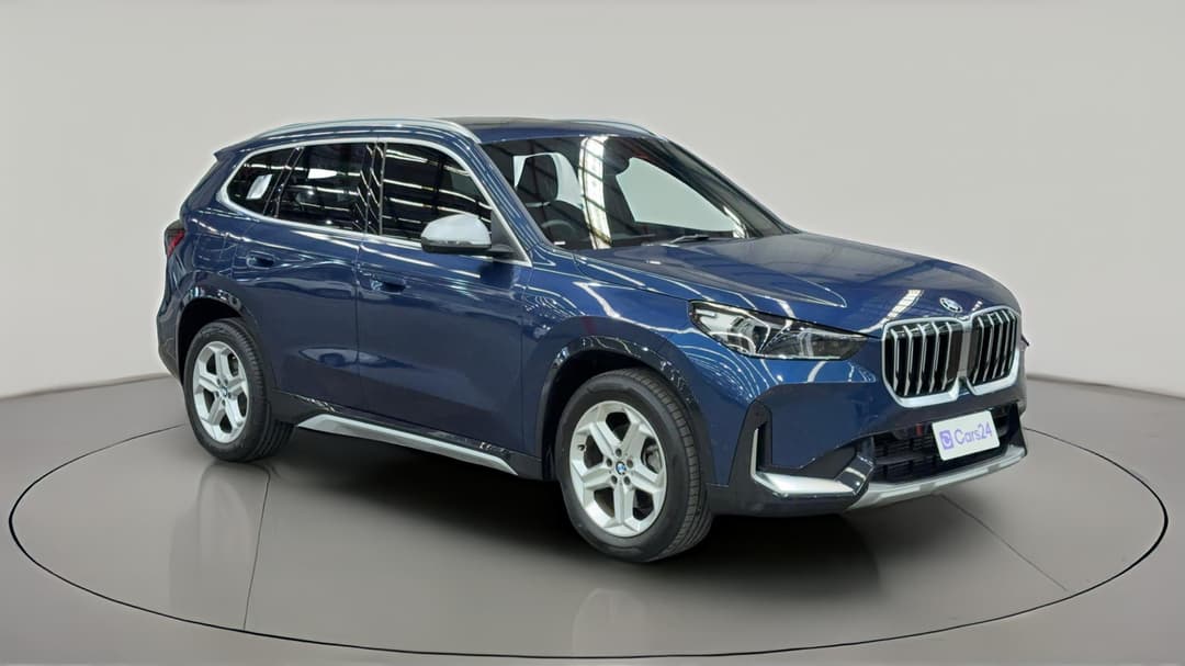 2023 BMW X1 sDrive18i, Automatic, 22618 km, Right Front Diagonal (45- Degree) View