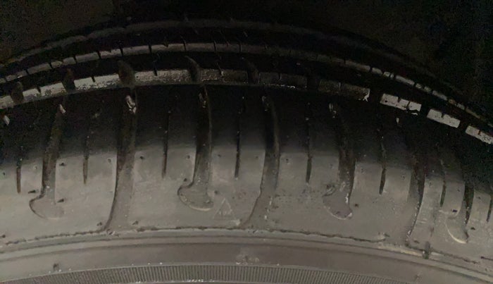 2018 Hyundai Grand i10 SPORTZ 1.2 KAPPA VTVT, Petrol, Manual, 32,331 km, Left Front Tyre Tread