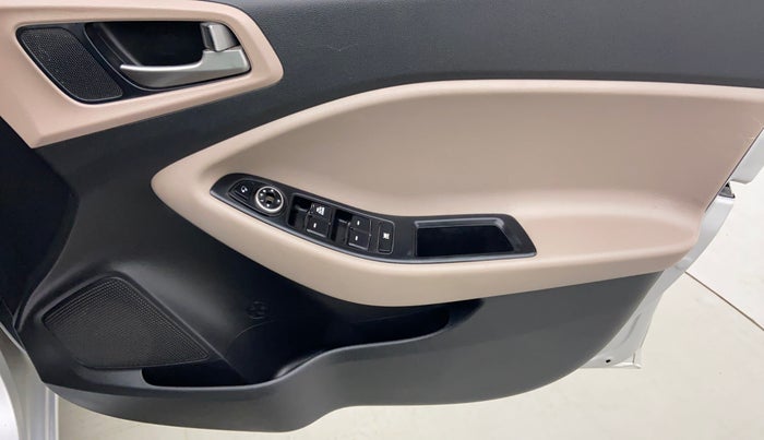 2017 Hyundai Elite i20 SPORTZ 1.4, Diesel, Manual, 73,375 km, Driver Side Door Panels Controls