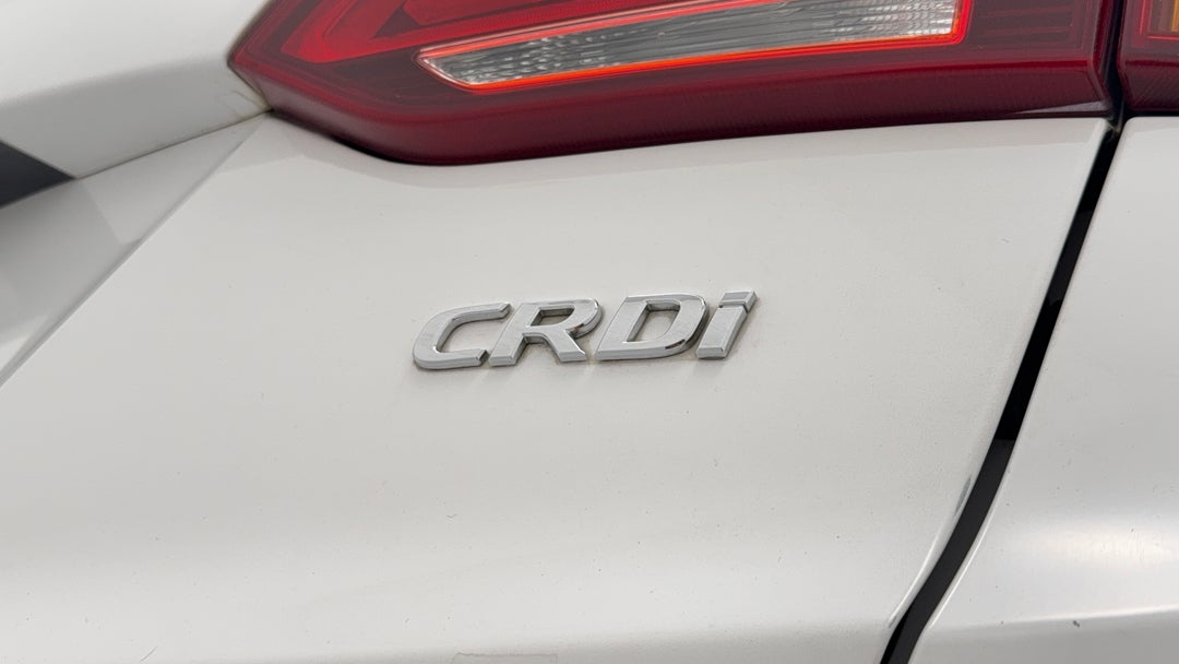 2016 Hyundai Santa Fe Active Crdi (4x4), Automatic, 233425 km, Badge (Boot Right Side)