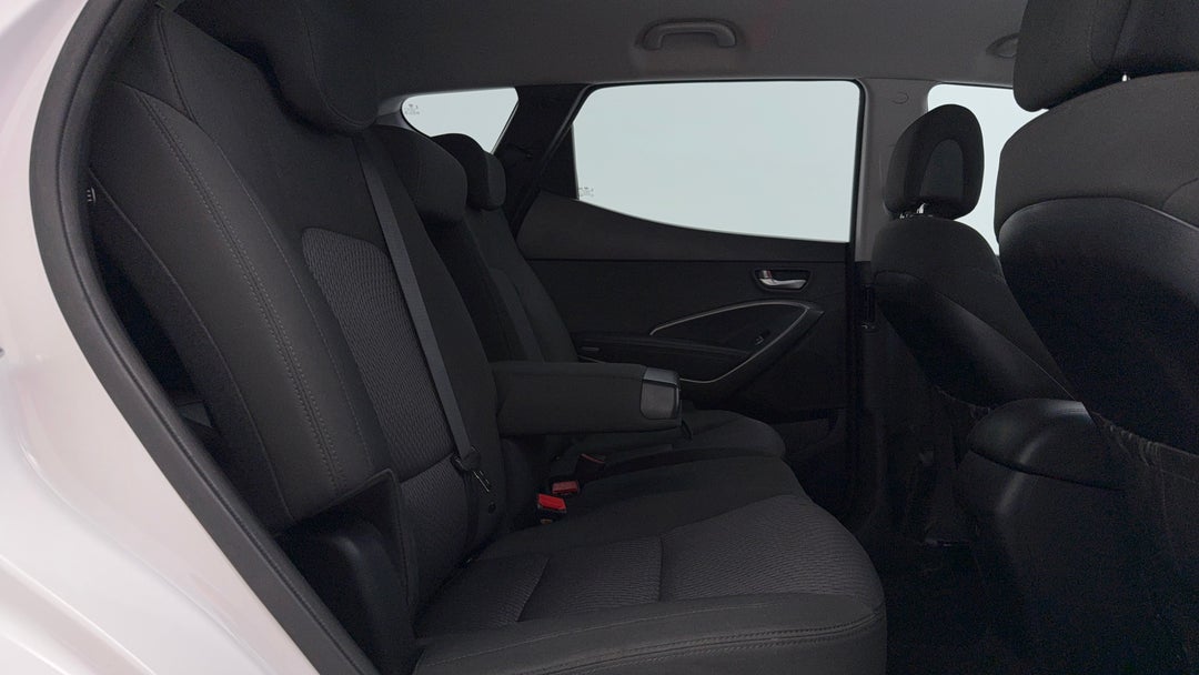 2016 Hyundai Santa Fe Active Crdi (4x4), Automatic, 233425 km, Right Side Rear Door Cabin View