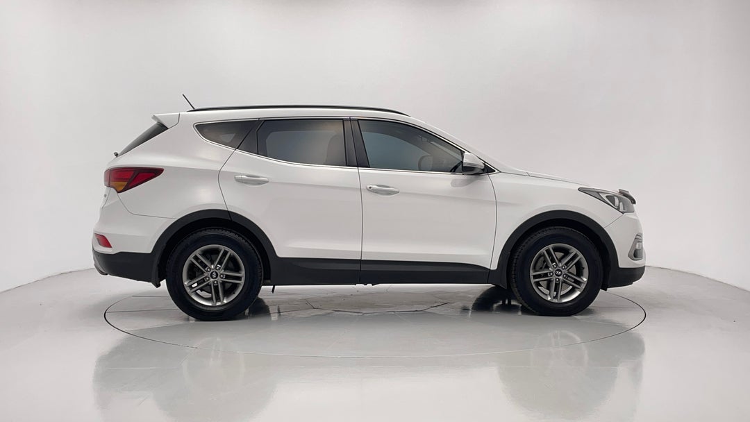 2016 Hyundai Santa Fe Active Crdi (4x4), Automatic, 233425 km, Right Side View