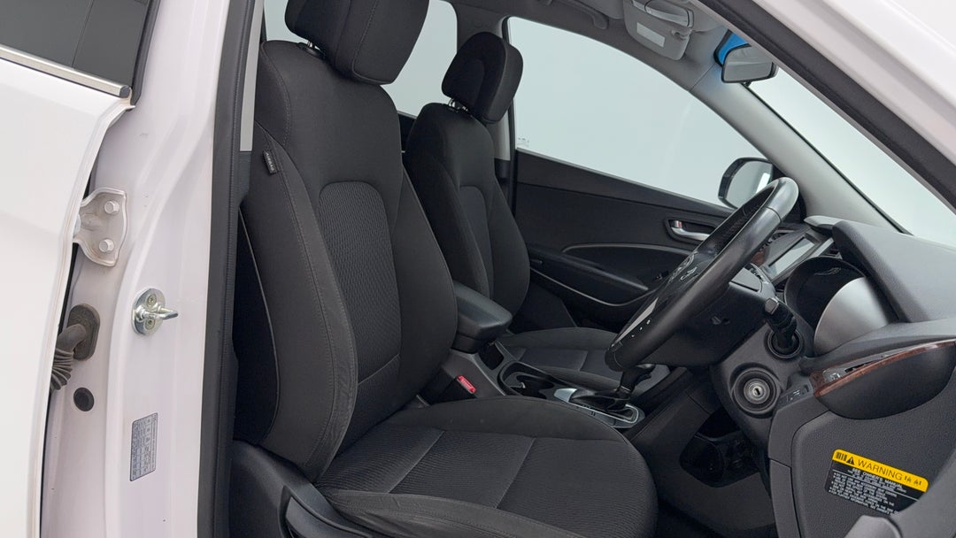 2016 Hyundai Santa Fe Active Crdi (4x4), Automatic, 233425 km, Right Side Front Door Cabin View