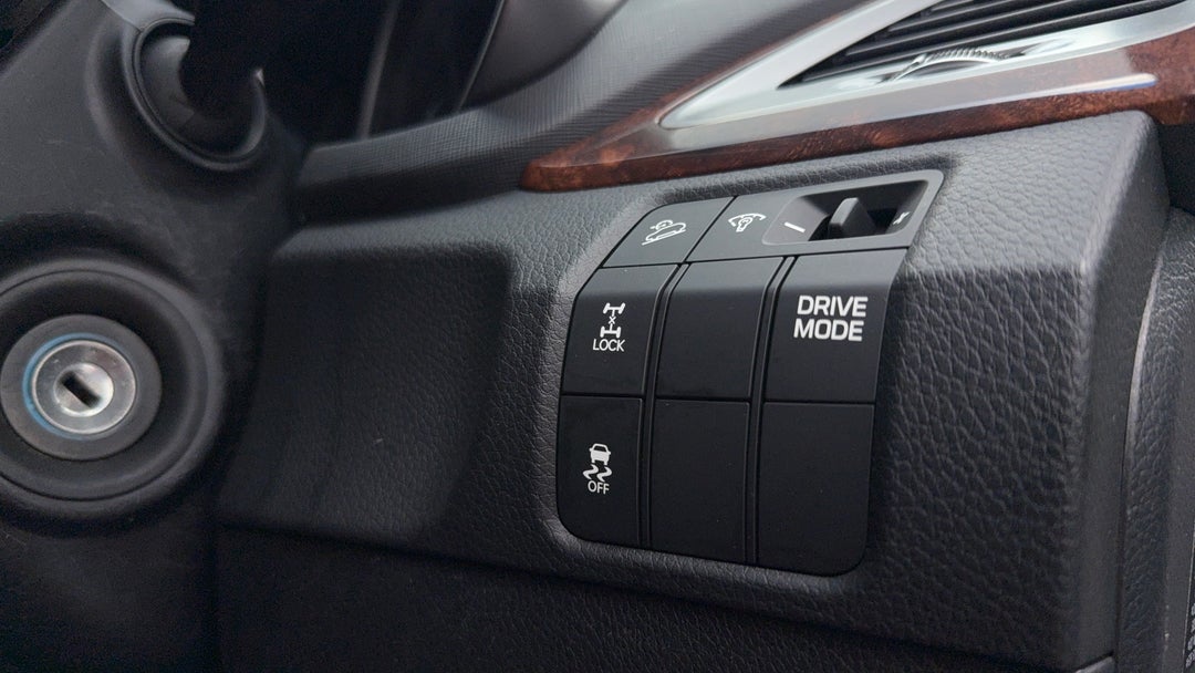 2016 Hyundai Santa Fe Active Crdi (4x4), Automatic, 233425 km, Utility Switches/Buttons