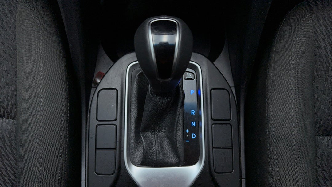 2016 Hyundai Santa Fe Active Crdi (4x4), Automatic, 233425 km, Gear Lever 