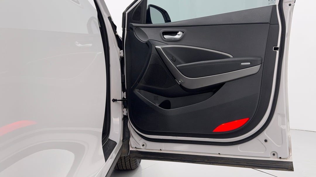 2016 Hyundai Santa Fe Active Crdi (4x4), Automatic, 233425 km, Speaker View