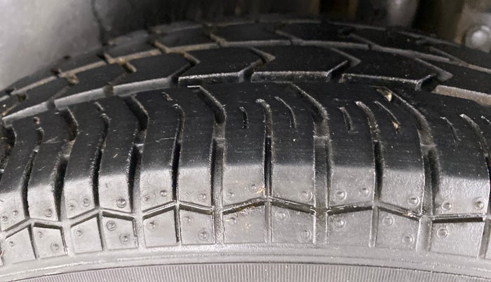 2017 Maruti Swift VXI D, Petrol, Manual, 54,792 km, Left Rear Tyre Tread