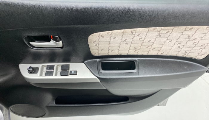2015 Maruti Wagon R 1.0 VXI, Petrol, Manual, 21,757 km, Driver Side Door Panels Control