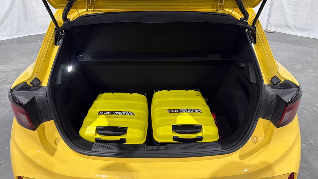 2025 MG Mg3 Essence, Automatic, 7446 km, Boot Inside View with Luggage